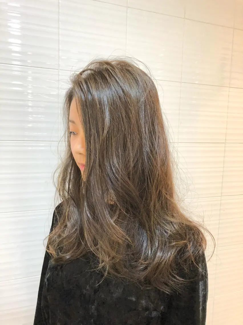 セミロング カラー ヘアアレンジ イルミナカラー 綺麗な髪質にしたい方 限定🌈清水 祥のヘアスタイル