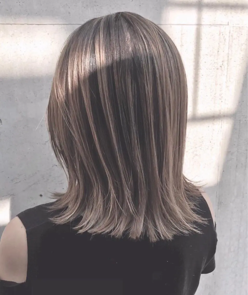ミディアム カラー ブリーチ AKI アキのヘアスタイル