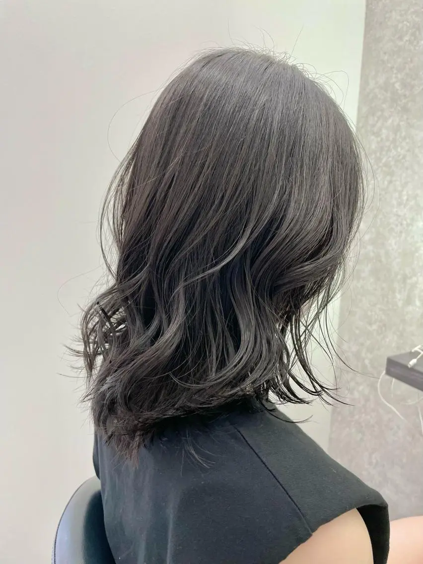 ミディアム カラー 外ハネヘア カット ヘアカラー トリートメント 佐々木 達也のヘアスタイル