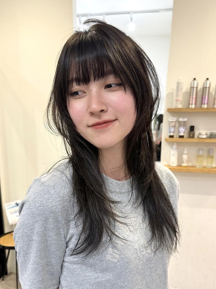 ロング カラー アッシュ アッシュグレー アッシュグレージュ ベージュカラー 透明感カラー カット ヘアカラー トリートメント 初めてでも安心🌟 newi町田✂のヘアスタイル