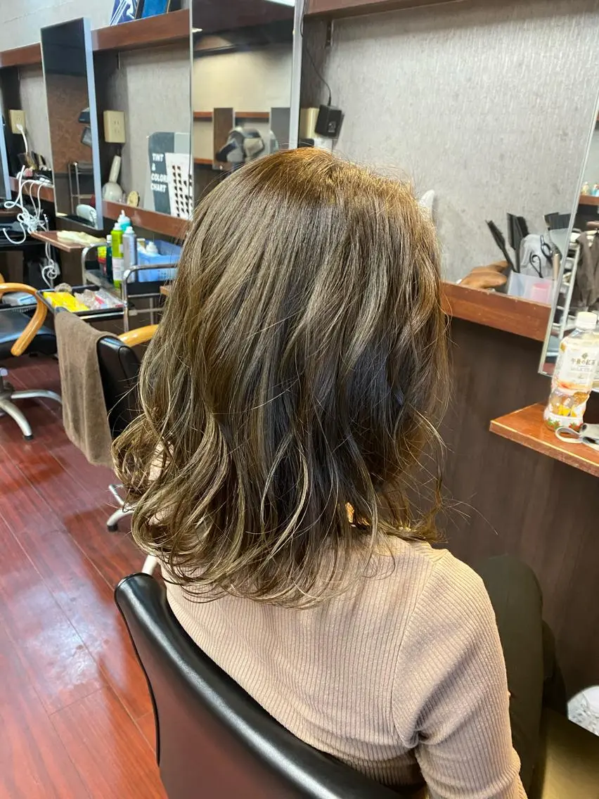 ミディアム カット ヘアカラー トリートメント Luzir⭐︎ GEN⭐︎のヘアスタイル