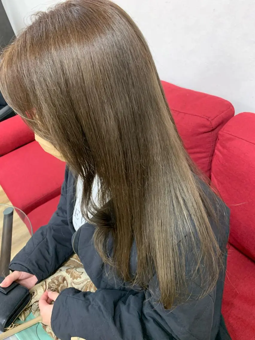 ロング カラー ヘアアレンジ ベージュカラー ブリーチ ブリーチなしカラー ayumi🌈 インナーカラー🌈のヘアスタイル