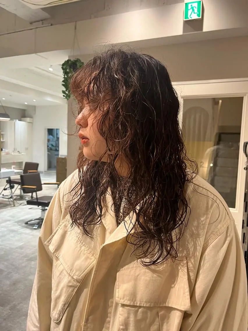 ミディアム パーマ SIKI yuuna レイヤーカット🪽のヘアスタイル