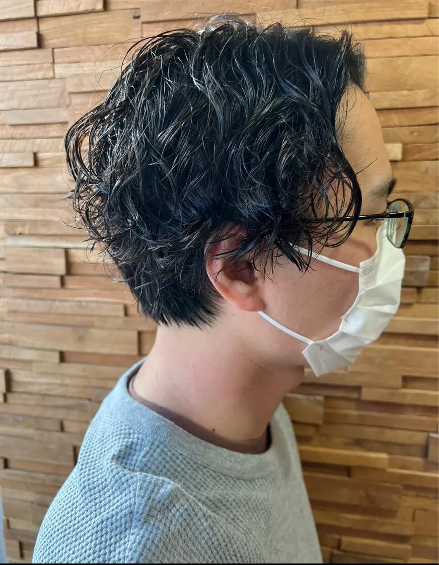 パーマ メンズ メンズブリーチ カット パーマ 透明感・艶感 小坂隼斗のヘアスタイル