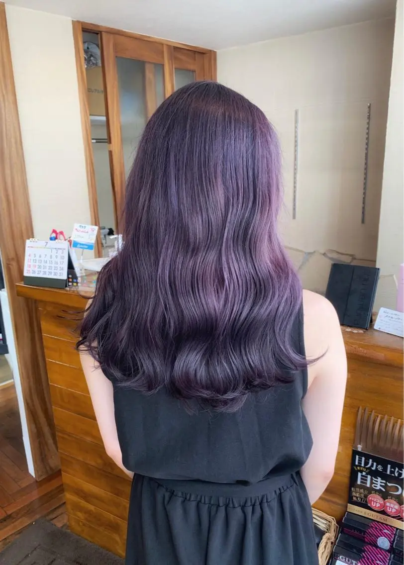 セミロング カラー グレージュ ラベンダーカラー ラベンダーグレージュ ラベンダーグレー ヘアカラー トリートメント 矢野 晃平のヘアスタイル