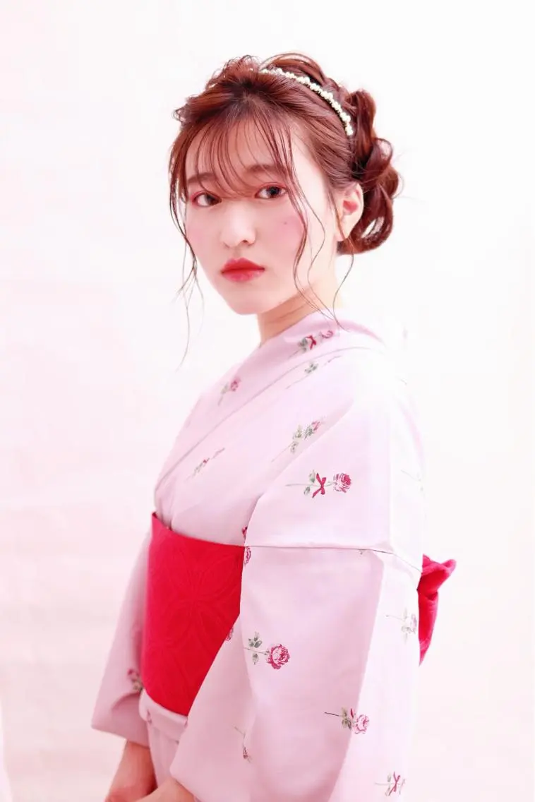 セミロング ヘアアレンジ 佐藤 梨里花 ❤︎のヘアスタイル