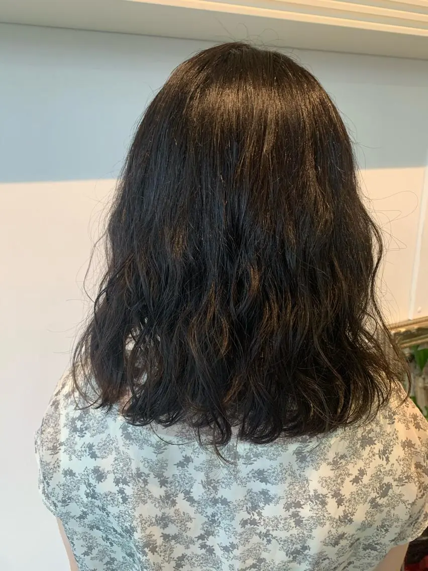 ミディアム カラー パーマ カット ヘアカラー パーマ トリートメント ハイトーン/レイヤー 💜Akaneのヘアスタイル