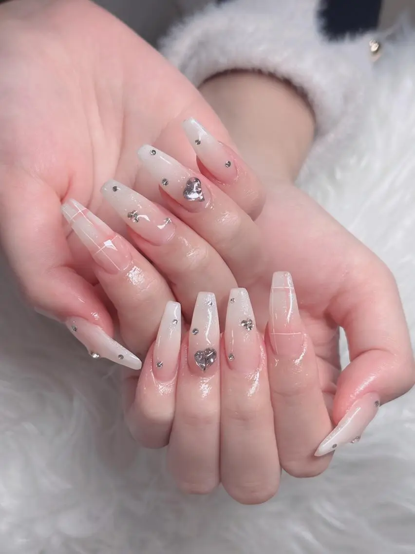 ネイル フレンチネイル ガーリー キラキラネイル ピンク 春ネイル ハンドネイル H.baby Nail Salonのネイルデザイン