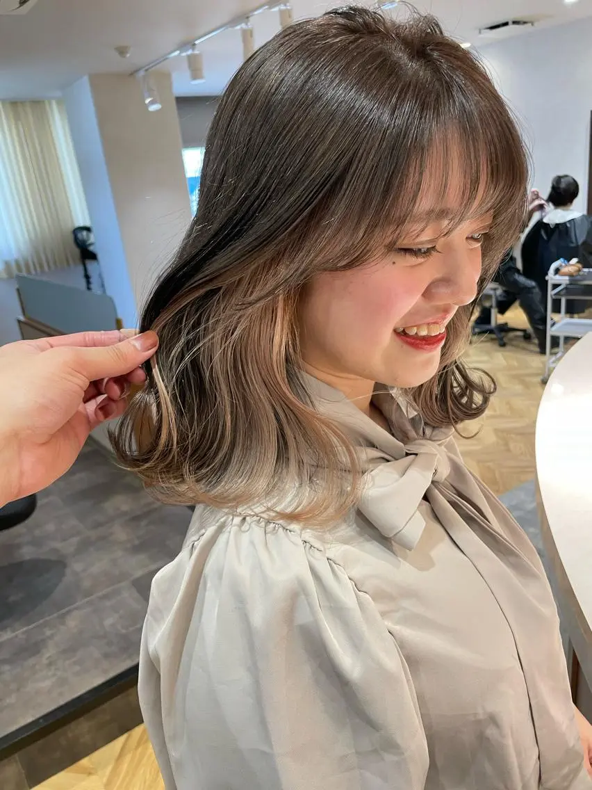 セミロング ミストバング 韓国風カラー 卒業式のヘアスタイル 髪質改善 韓国風ヘア 塚本 征也のヘアスタイル