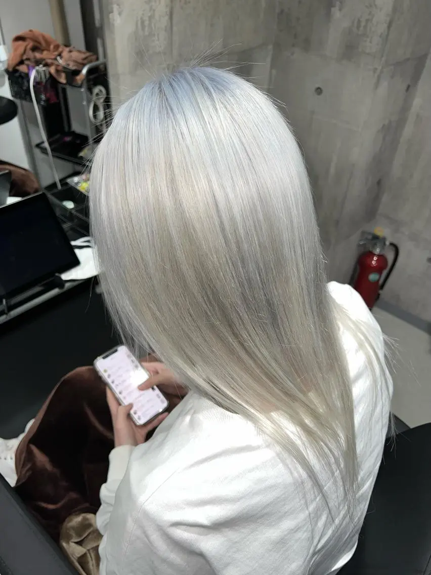 ロング カラー mimiiy梅田 中崎町ハイトーンのヘアスタイル