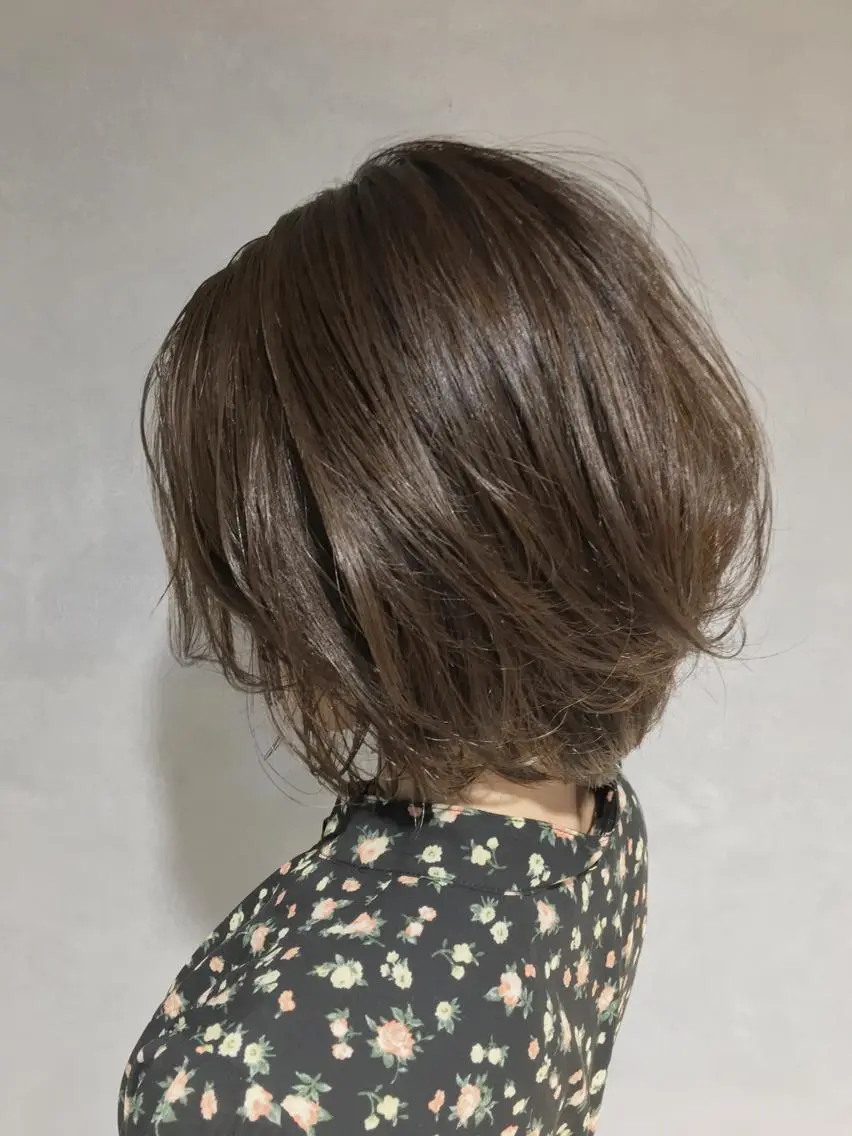 ショート カラー グレージュ 岡邉 隆太のヘアスタイル