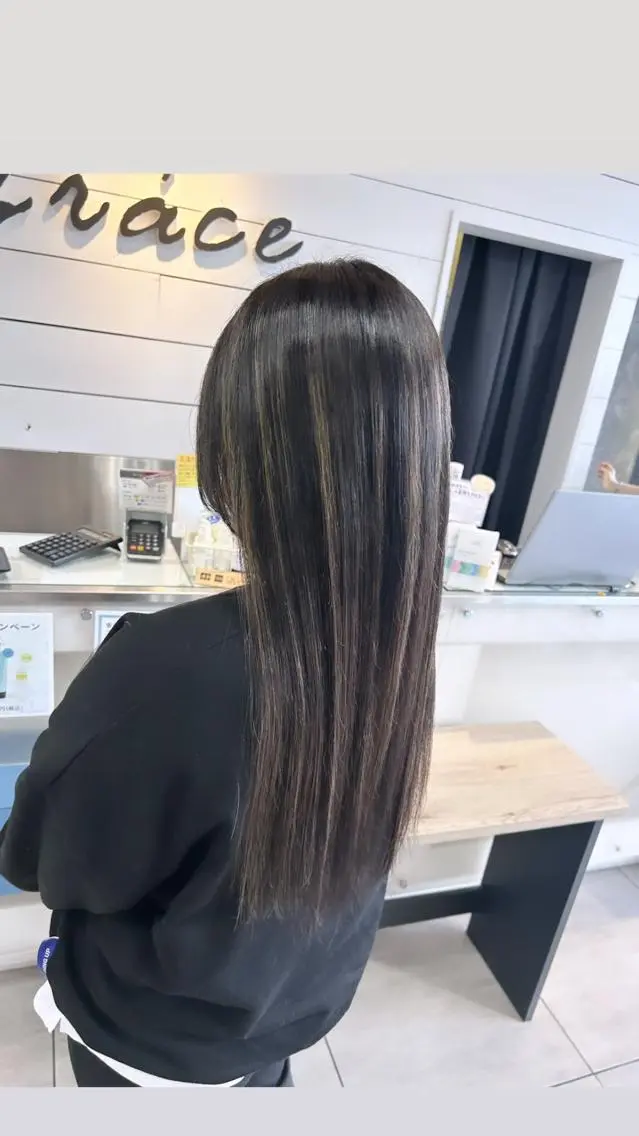 ロング レイヤー/艶髪カラー 森本くるみのヘアスタイル