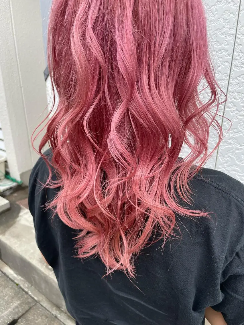 ミディアム カラー インナーカラー 推し ブリーチ 髪質改善のヘアスタイル
