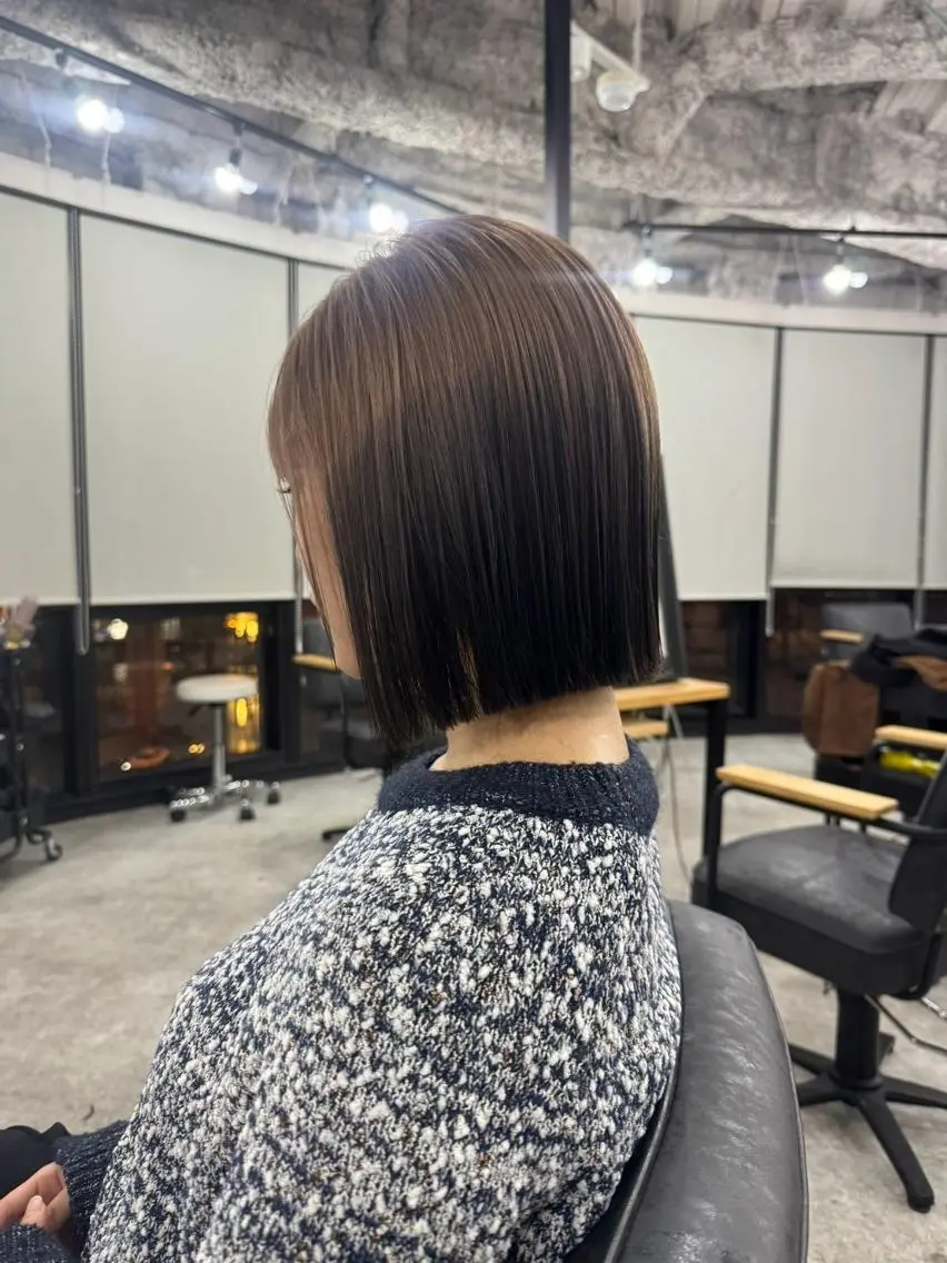 ショート カラー 切りっぱなしボブ ブラウンカラー ダークブラウン ボブ ili 梅田のヘアスタイル