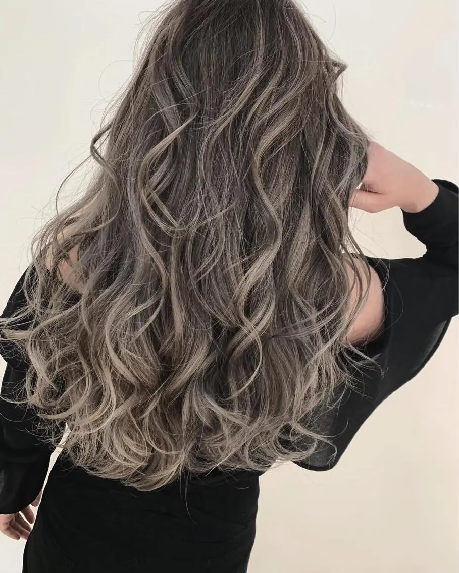 ロング 外国人風カラー ハイライト プルエクステ 🖤MIYUのヘアスタイル