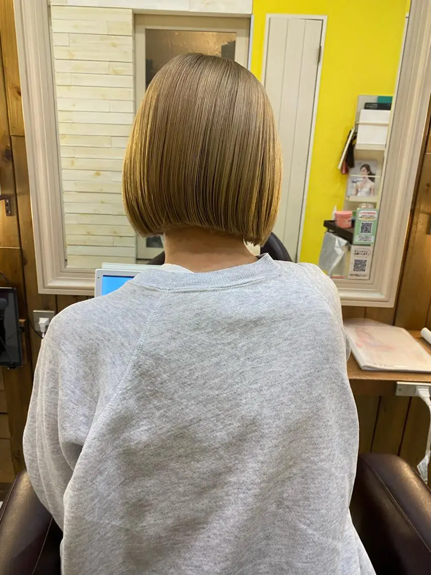 ショート カラー カット ヘアカラー トリートメント riho/レイヤー/ ハイトーン/ブリーチのヘアスタイル