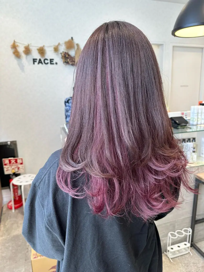 ロング カラー シールエクステ/ ブリーチカラーのヘアスタイル