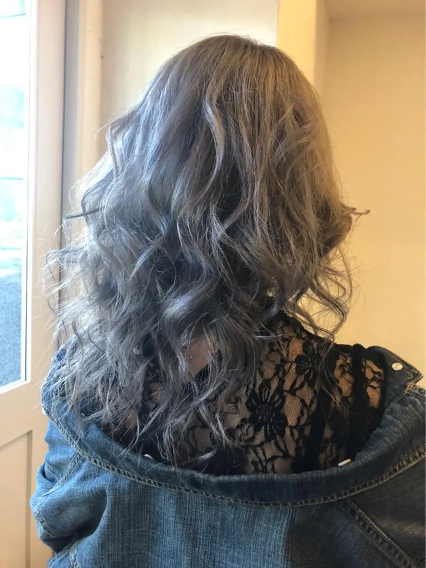 セミロング カラー ブリーチ シルバー カット ヘアカラー トリートメント 💎JADE GRACE💎のヘアスタイル