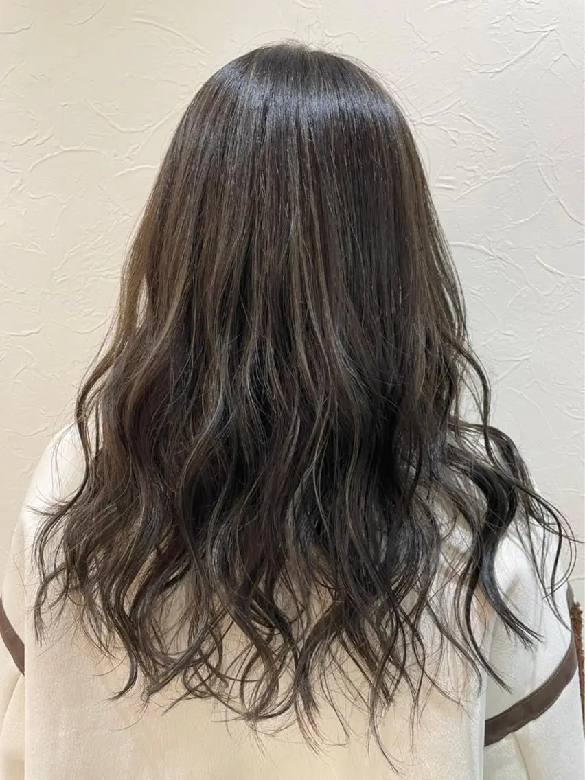 ロング カラー ヘアカラー トリートメント 店長ハイトーンカラー 柞山史奈のヘアスタイル