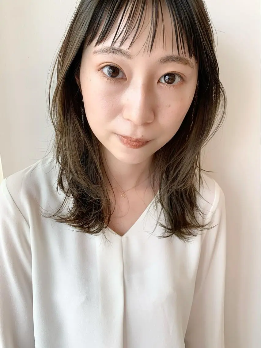 ロング カラー オリーブカラー カット 榑松 恵里のヘアスタイル