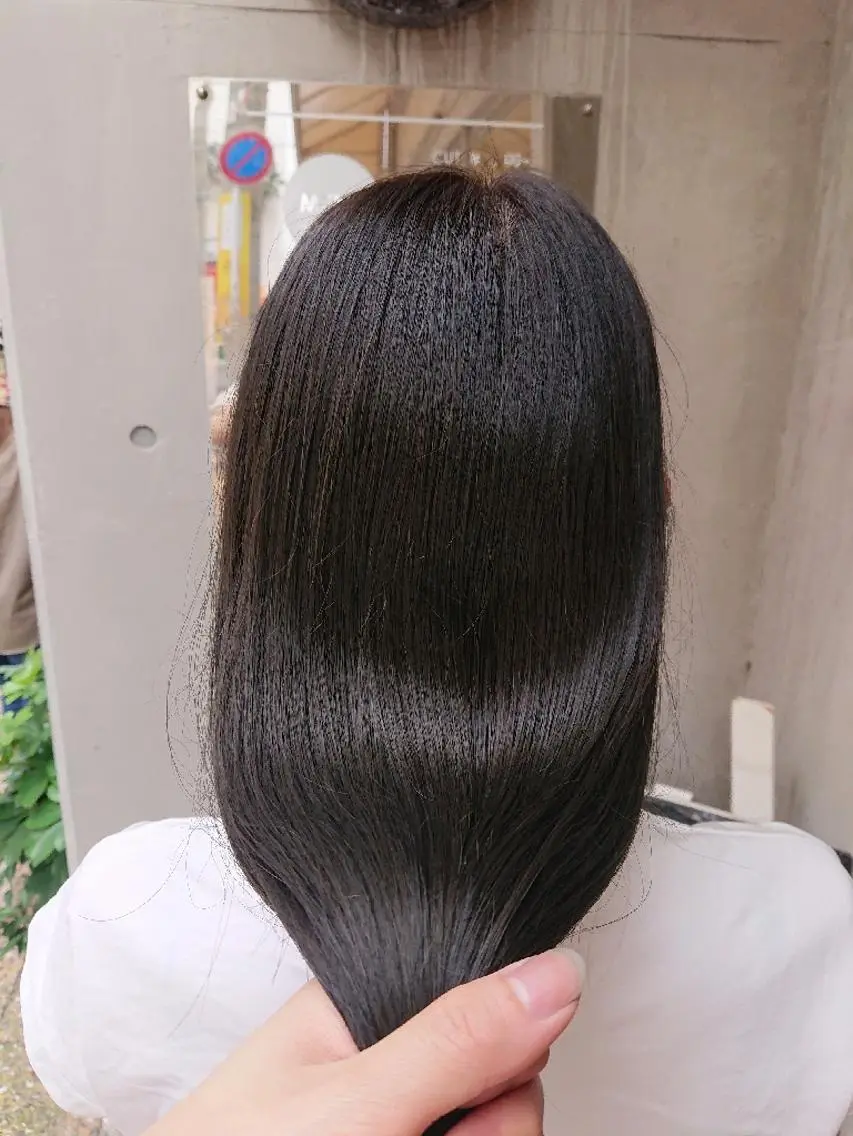 ロング カラー 黒髪 ブルーカラー ブルーブラック 透明感カラー 「sumi」 AMIのヘアスタイル