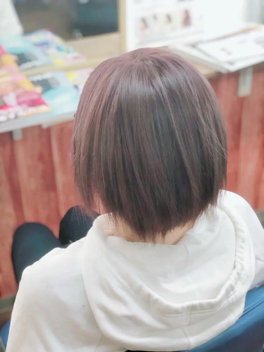ショート カラー ヘアカラー トリートメント ヤナ マネージャーのヘアスタイル