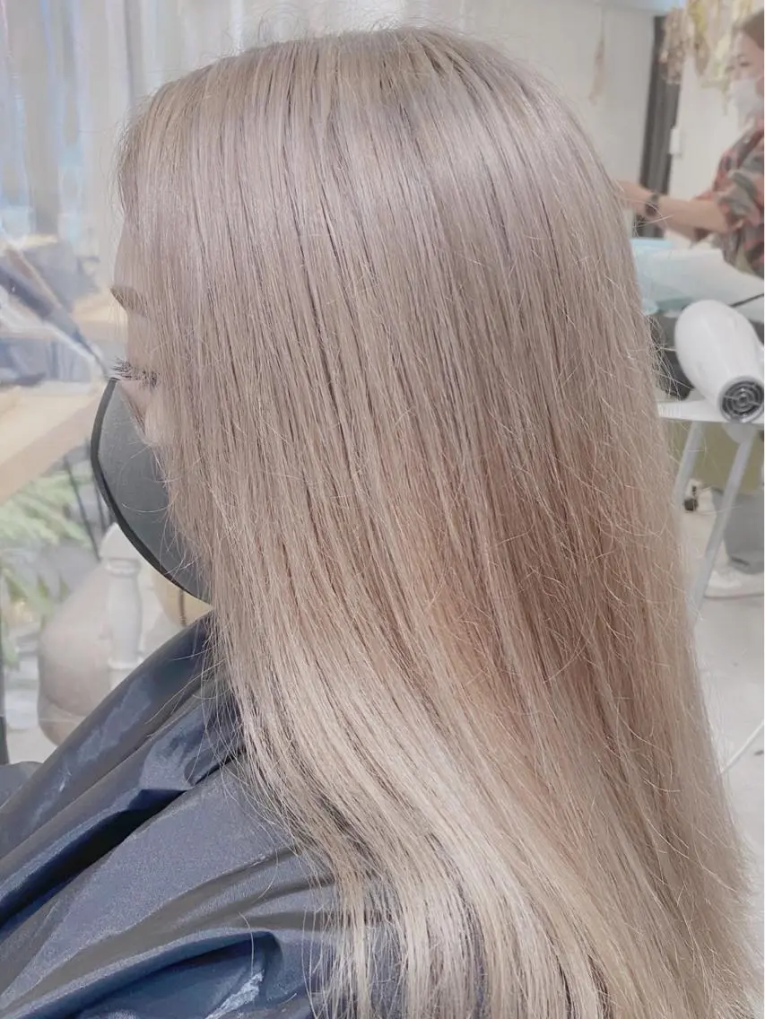 ロング カラー ベージュカラー ハイトーンカラー esu 天満のヘアスタイル