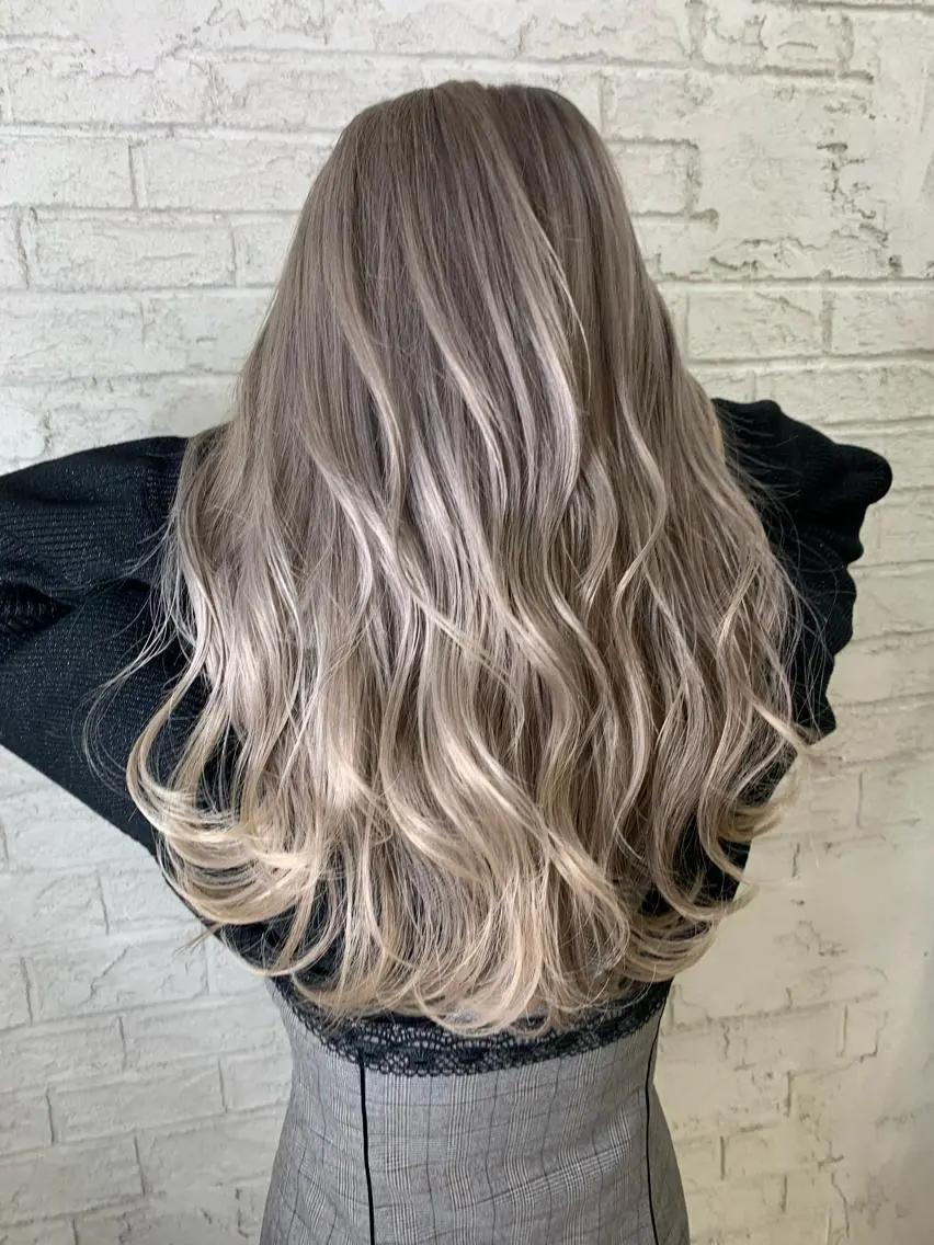 セミロング 🇺🇸ハイライト特 化美容師🇺🇸漆沢のヘアスタイル