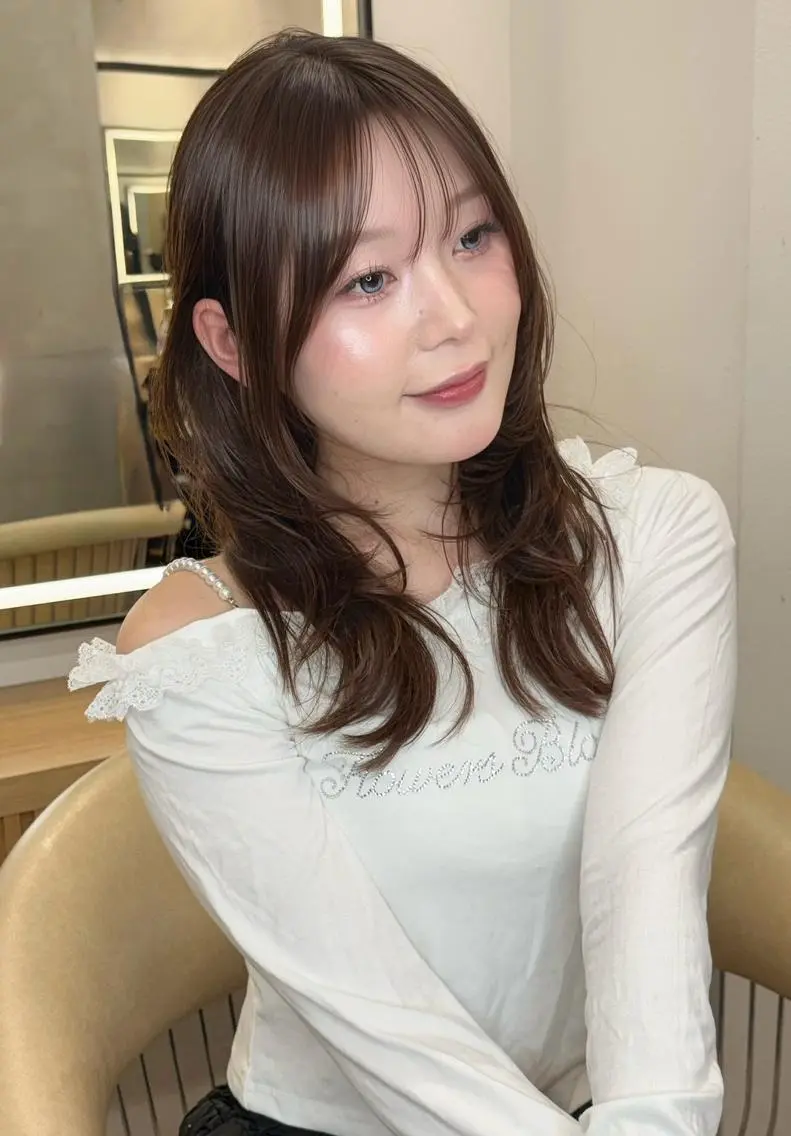 ミディアム ミディアムレイヤー ハッシュカット 韓国風ヘア レイヤーカット 縮毛矯正 カット ヘアカラー トリートメント GLROW IVY 大宮のヘアスタイル
