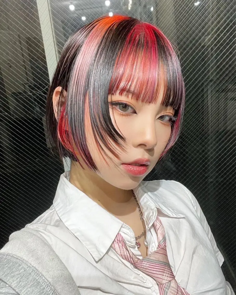ショート カラー ブリーチ ケアブリーチ デザインカラー ハイトーンカラー ウルフカット ヘアカラー トリートメント ヘアセット Null 表参道のヘアスタイル