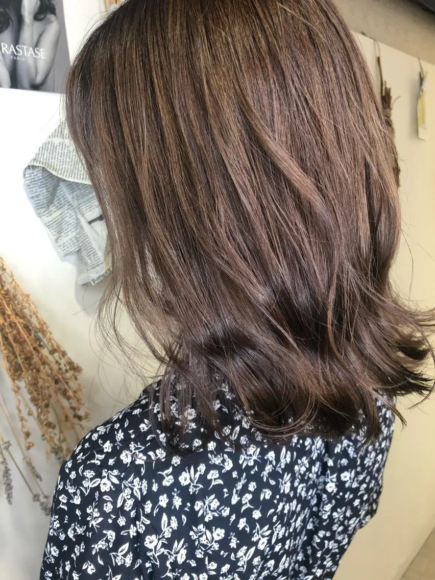 セミロング カラー ベージュカラー ピンクカラー ピンクベージュ ヘアカラー トリートメント 松佐 ゆかりのヘアスタイル