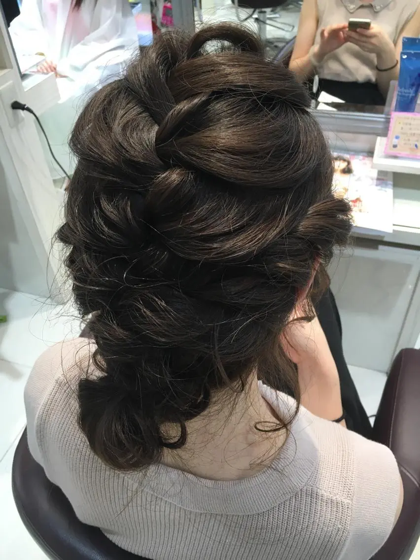 ミディアム セミロング ロング カラー ヘアアレンジ 三つ編み ✨艶髪✨透明感✨ 山内大樹のヘアスタイル