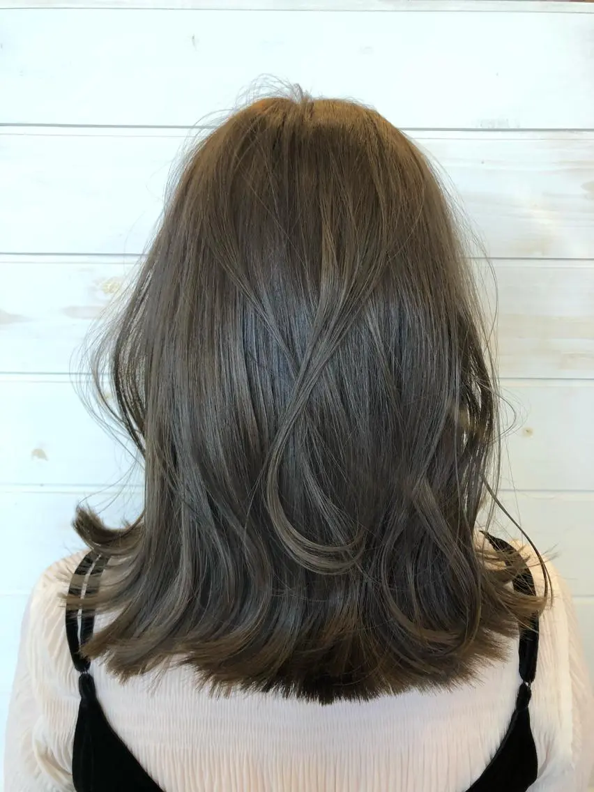 セミロング カラー アッシュ 東恩納 誠のヘアスタイル