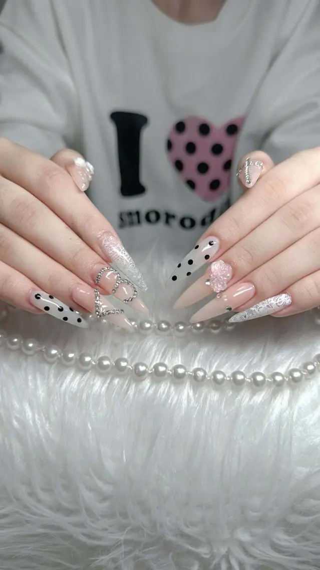 ネイル フレンチネイル ジェルネイル ハロウィン 韓国ネイル マグネットネイル ハンドネイル H.baby Nail Salonのネイルデザイン
