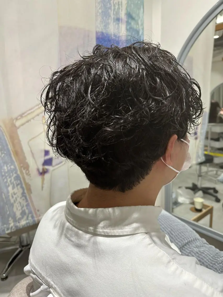 パーマ メンズ センターパート メンズパーマ メンズツイストパーマ スパイラルパーマ ツイストパーマ カット パーマ トリートメント 💎メンズパーマ特化 🥇メンズのプロのヘアスタイル