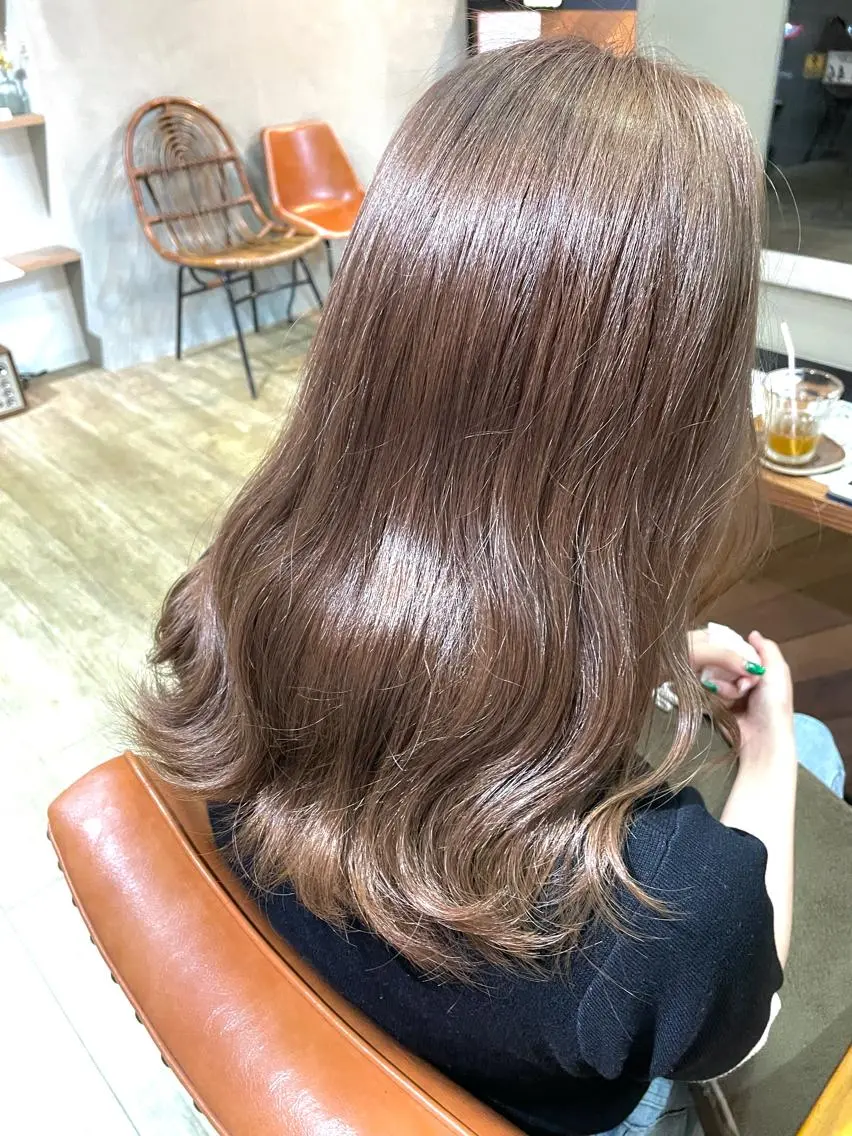 ミディアム カラー カジ エリナのヘアスタイル