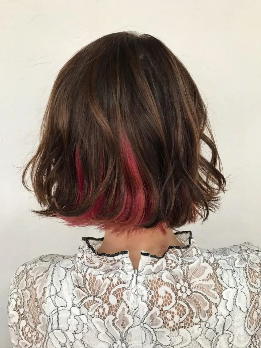 ショート カラー インナーカラー ピンクカラー 伊藤 優希のヘアスタイル