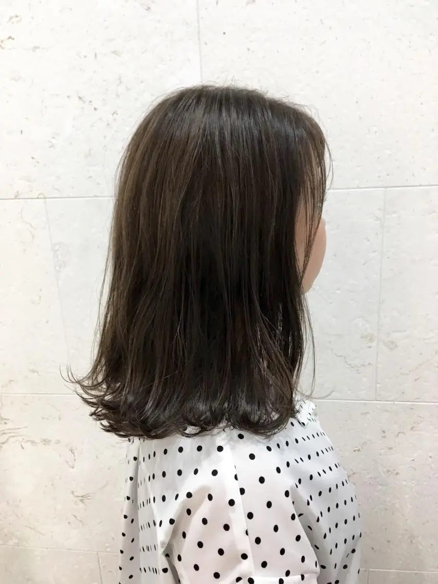 セミロング カラー アッシュ ハイライトカラー ハイライト 斉藤 貴也のヘアスタイル