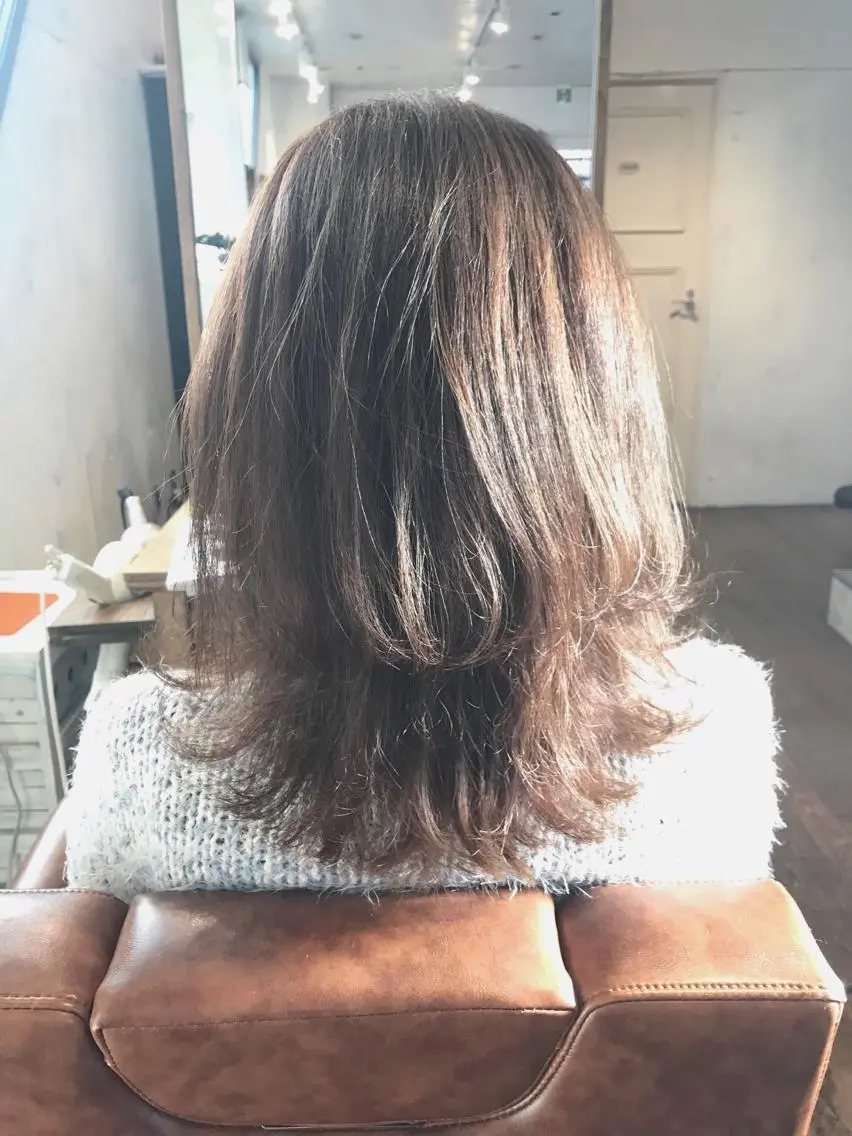 ミディアム カラー ヘアアレンジ グレージュ マエダ カズエ🫶 coronahairのヘアスタイル