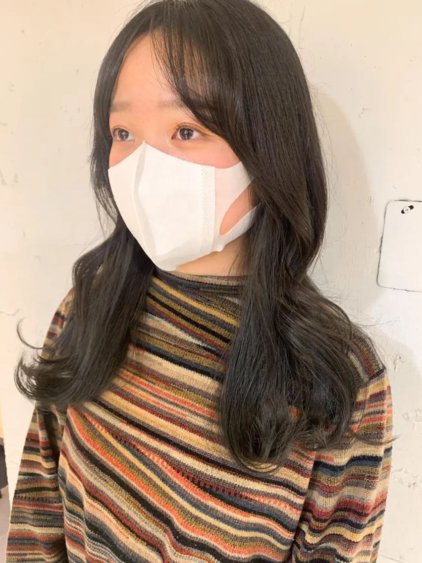 ミディアム カラー ヘアアレンジ ワンホンヘア yuka .のヘアスタイル
