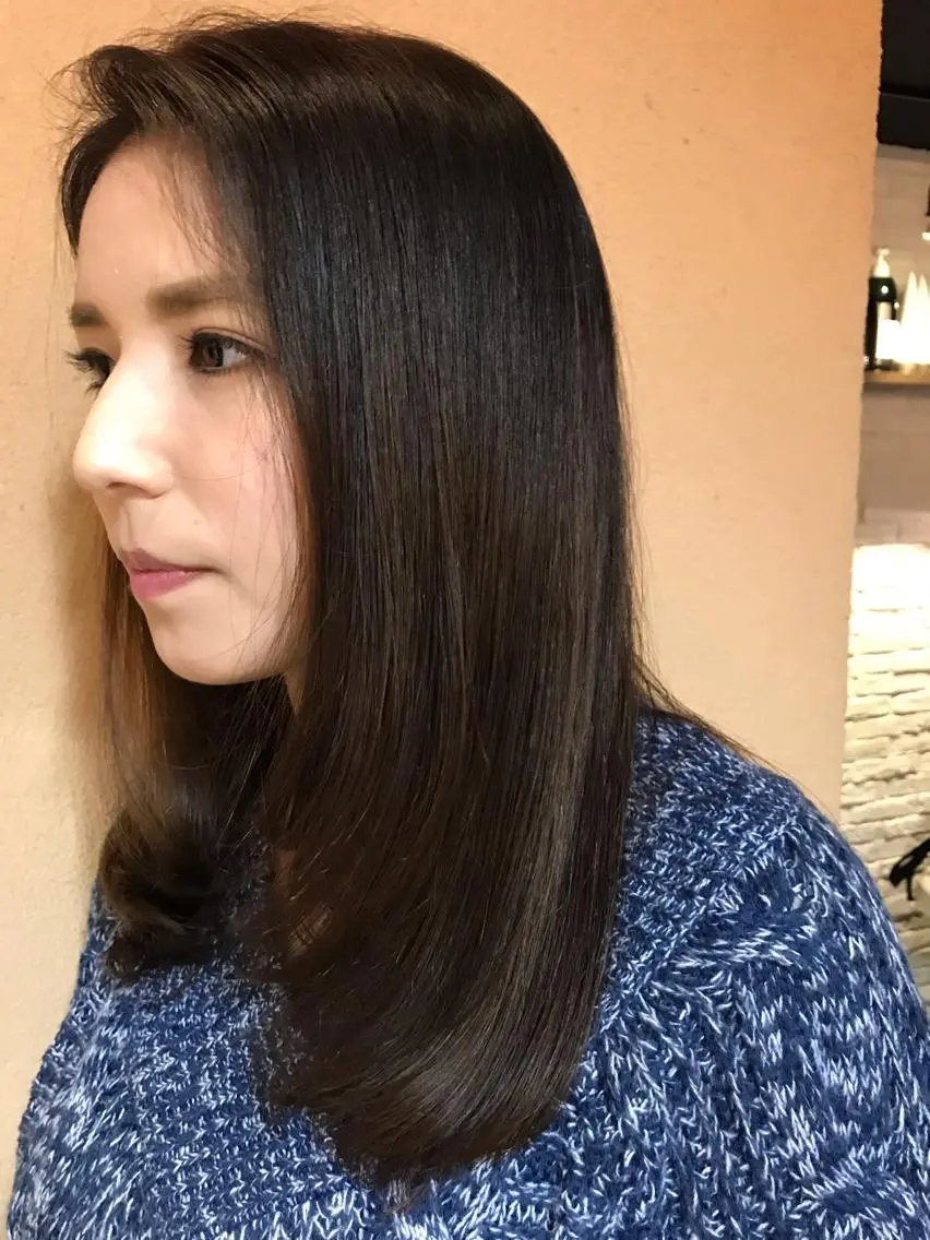 セミロング 縮毛矯正 ミディアム レイヤー 顔周り金山のヘアスタイル