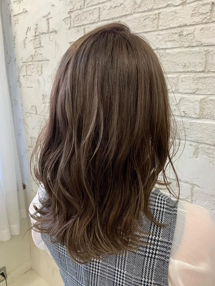 セミロング ヘアカラー 🇺🇸ハイライト特 化美容師🇺🇸漆沢のヘアスタイル