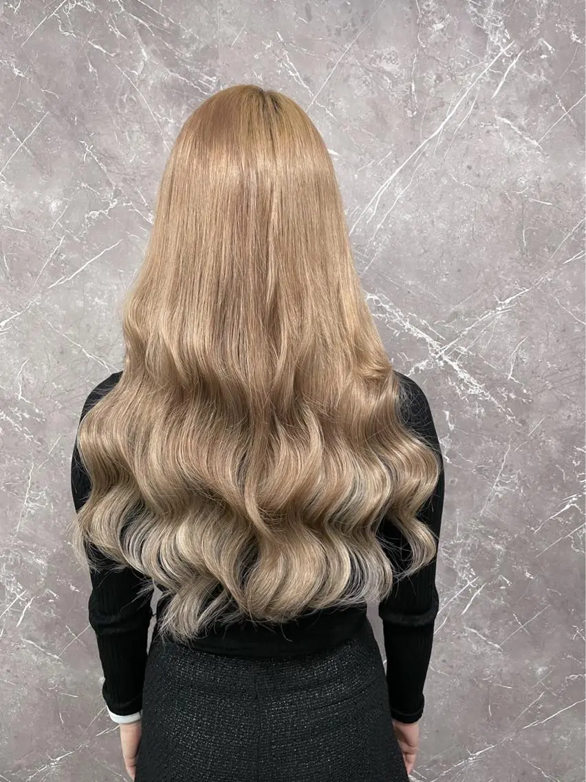 ロング カラー ベージュカラー 透明感カラー エクステ Yu シールエクステのヘアスタイル