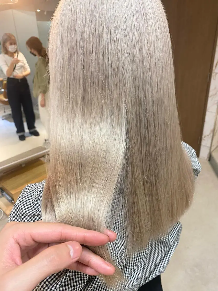 セミロング カラー ハイトーン×似合わせ 🌱中川慎之介のヘアスタイル