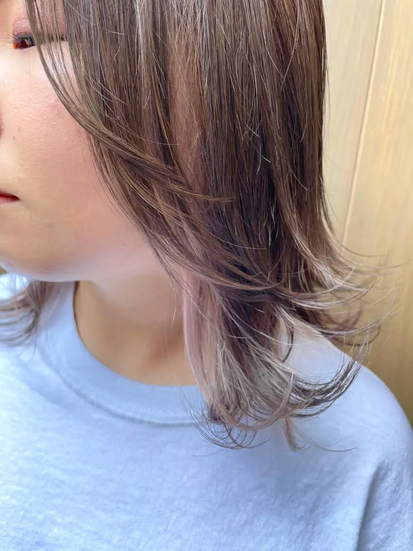 ミディアム カラー ヘアカラー ハイライトが 得意なニキです😊のヘアスタイル