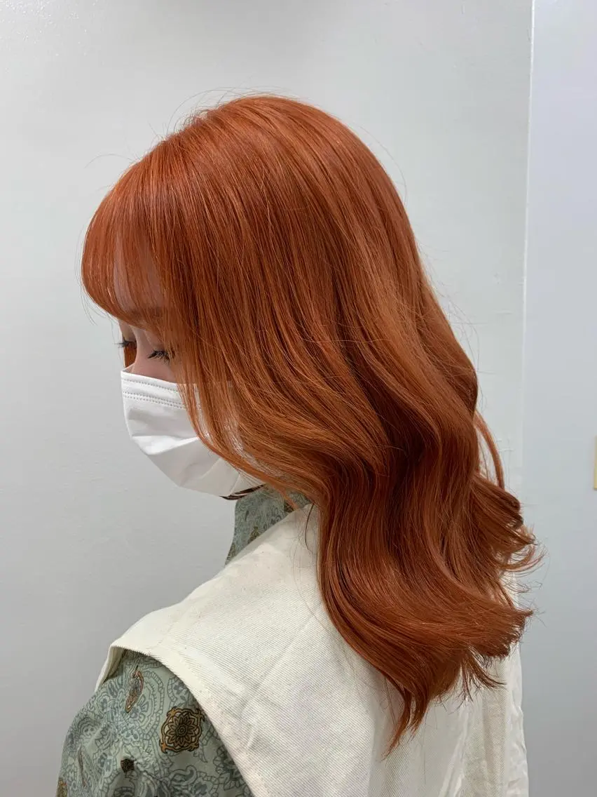 ミディアム カラー 抜け感レイヤー︴ ニュアンスカラーのヘアスタイル