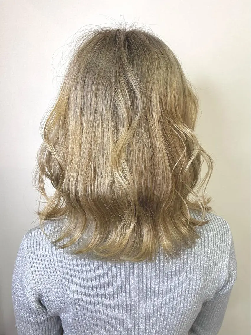 ミディアム カラー ブリーチ ケアブリーチ ダブルカラー 透明感カラーブリーチ 🌼シゲモトアヤ🌼のヘアスタイル