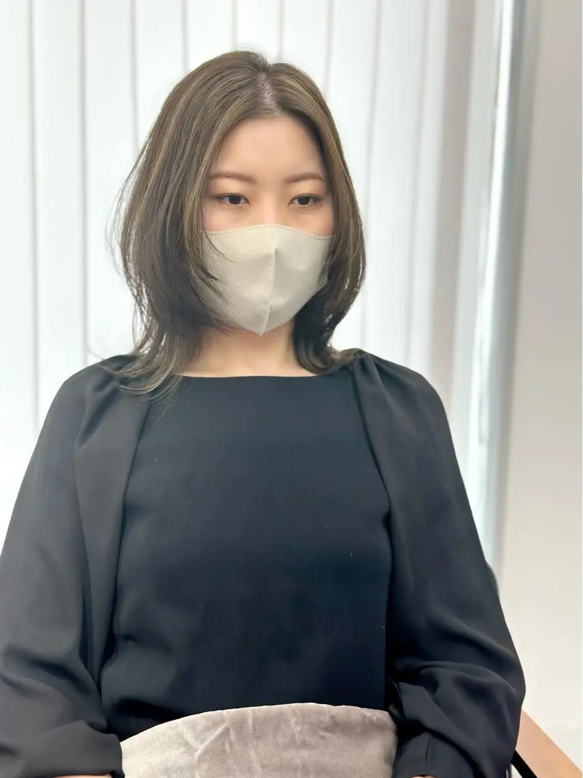 ミディアム カラー パーマ ヘアアレンジ メンズ キッズ ネイル マツエク・マツパ アイブロウ 似合せレイヤー/ 柔らか透明感カラーのヘアスタイル