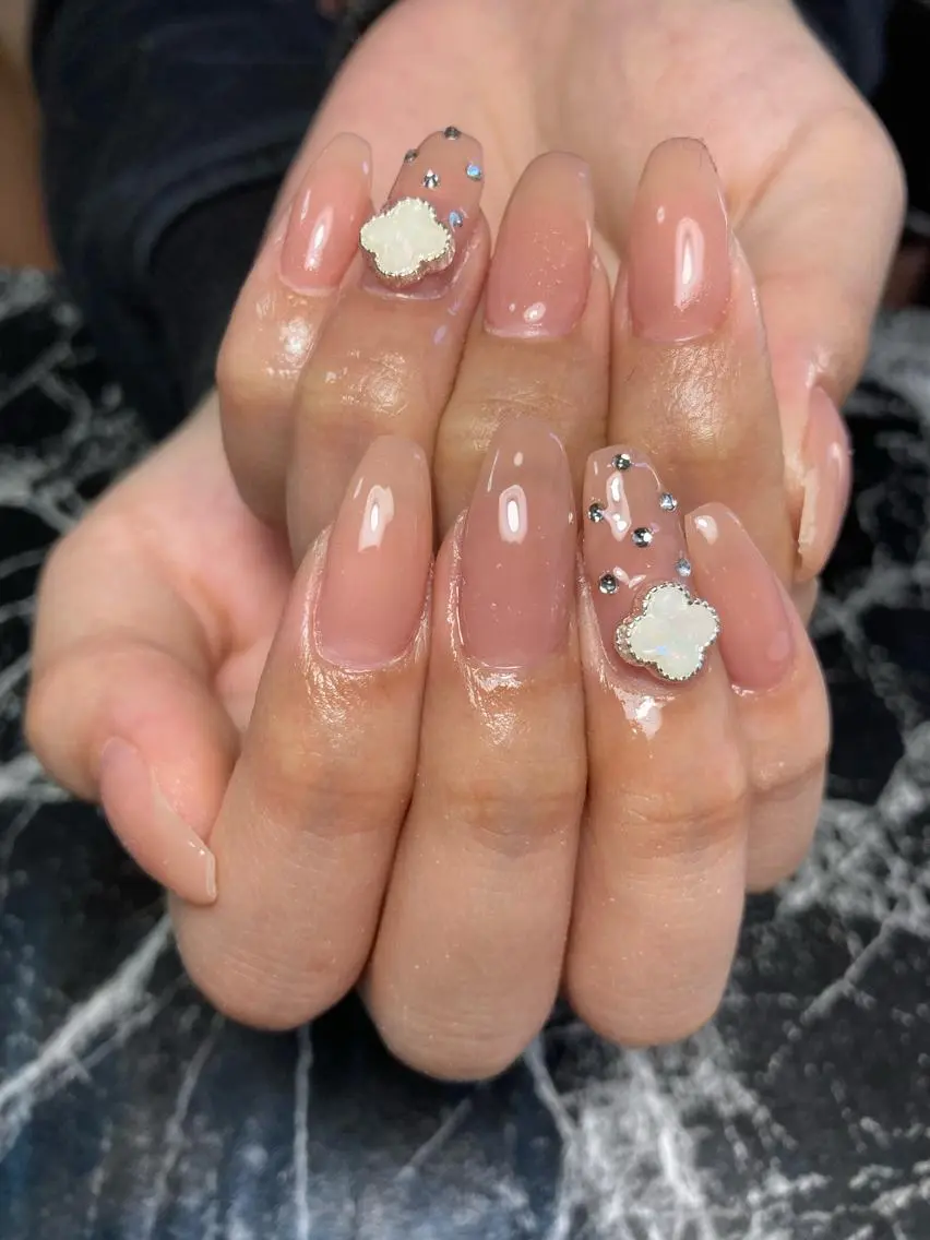 セミロング ネイル ハンドネイル ✴︎ Delightのネイルデザイン