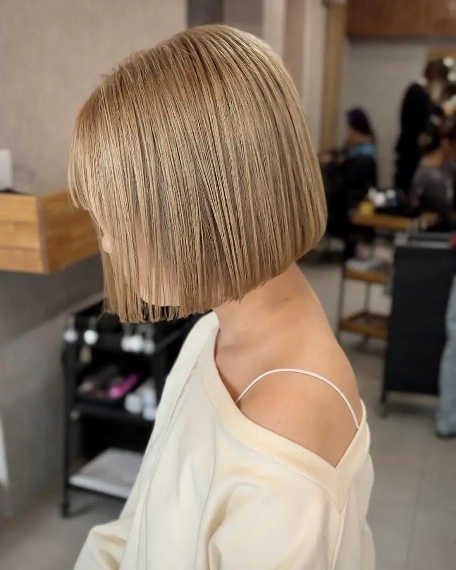 ロング カット ヘアカラー トリートメント ❣️ハイトーン❣️ BLUE&Co.のヘアスタイル
